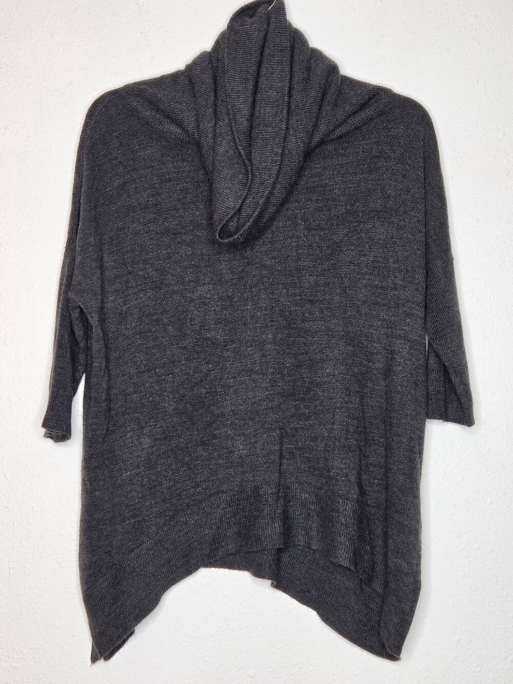 Braeve (Evereve) Cowl Neck Asymmetrical Hem Knit Sweater Gray Size Small